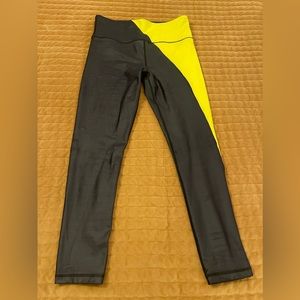 Women’s Zyia Light and Tight Leggings size 8-10
